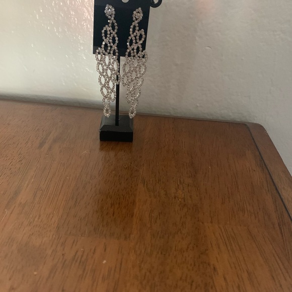 Elegant stylish stones earrings - Picture 3 of 5